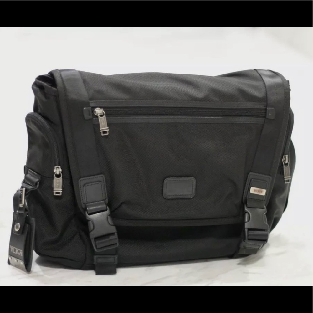 Tumi NWOT Alpha Bravo Deluxe Messenger Bag